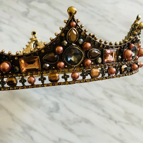 Crown with rose gold and black beads, pearls and crystals display picture 2